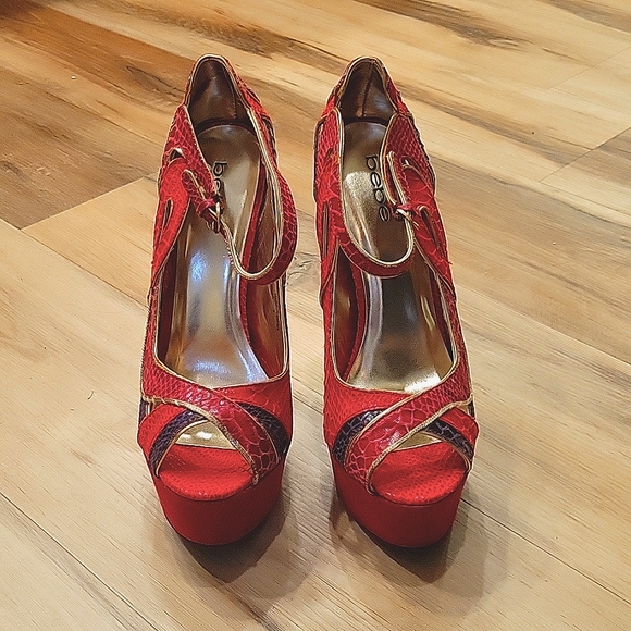 bebe Clarissa Platform High Heel Pump 9 - Picture 2 of 6